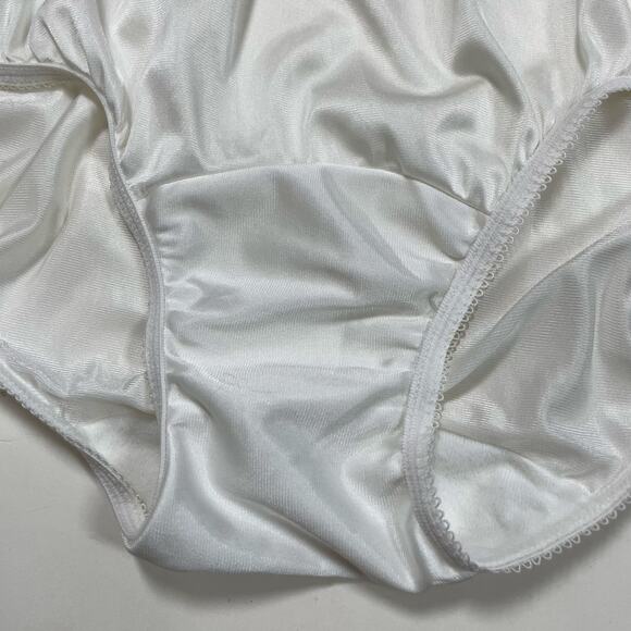 Vintage Vanity Fair Granny Panties, 1980s Antron Nylon Lot of 2 Sz 6 (XS-S) - Picture 13 of 16